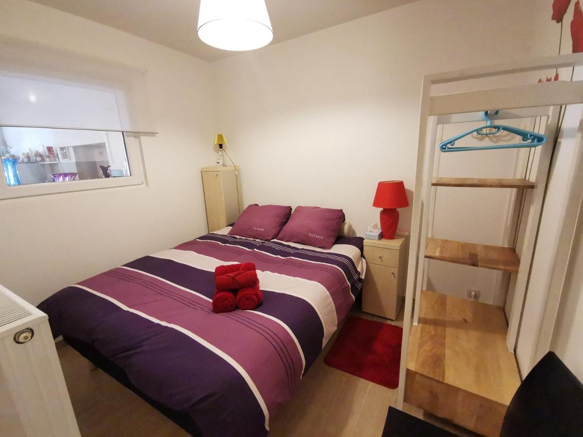 Suitetrails - Le Divan Rouge apartement, next Atomium & Expo