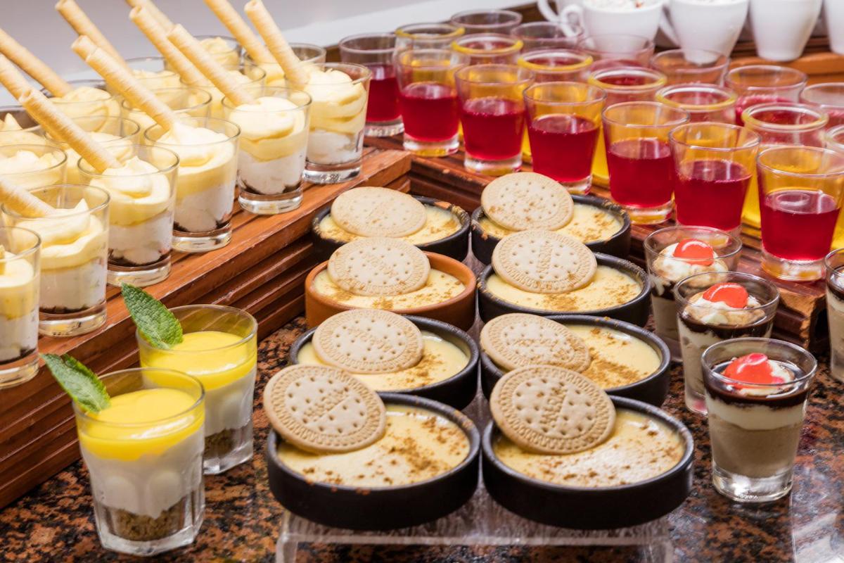 Comida en o cerca de este hotel