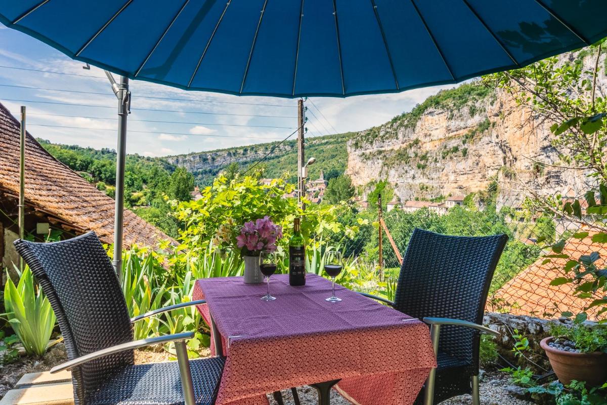 Gîtes Un Jardin dans la Falaise - Housity