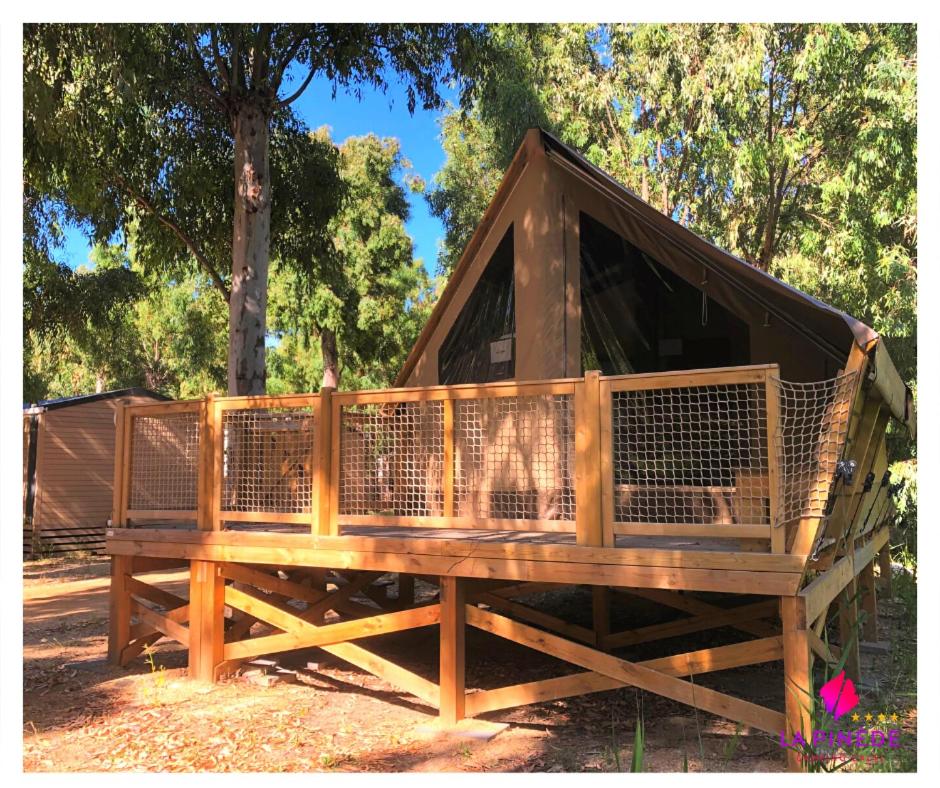 Photo de la galerie de l'établissement Camping La Pinède, à Calvi