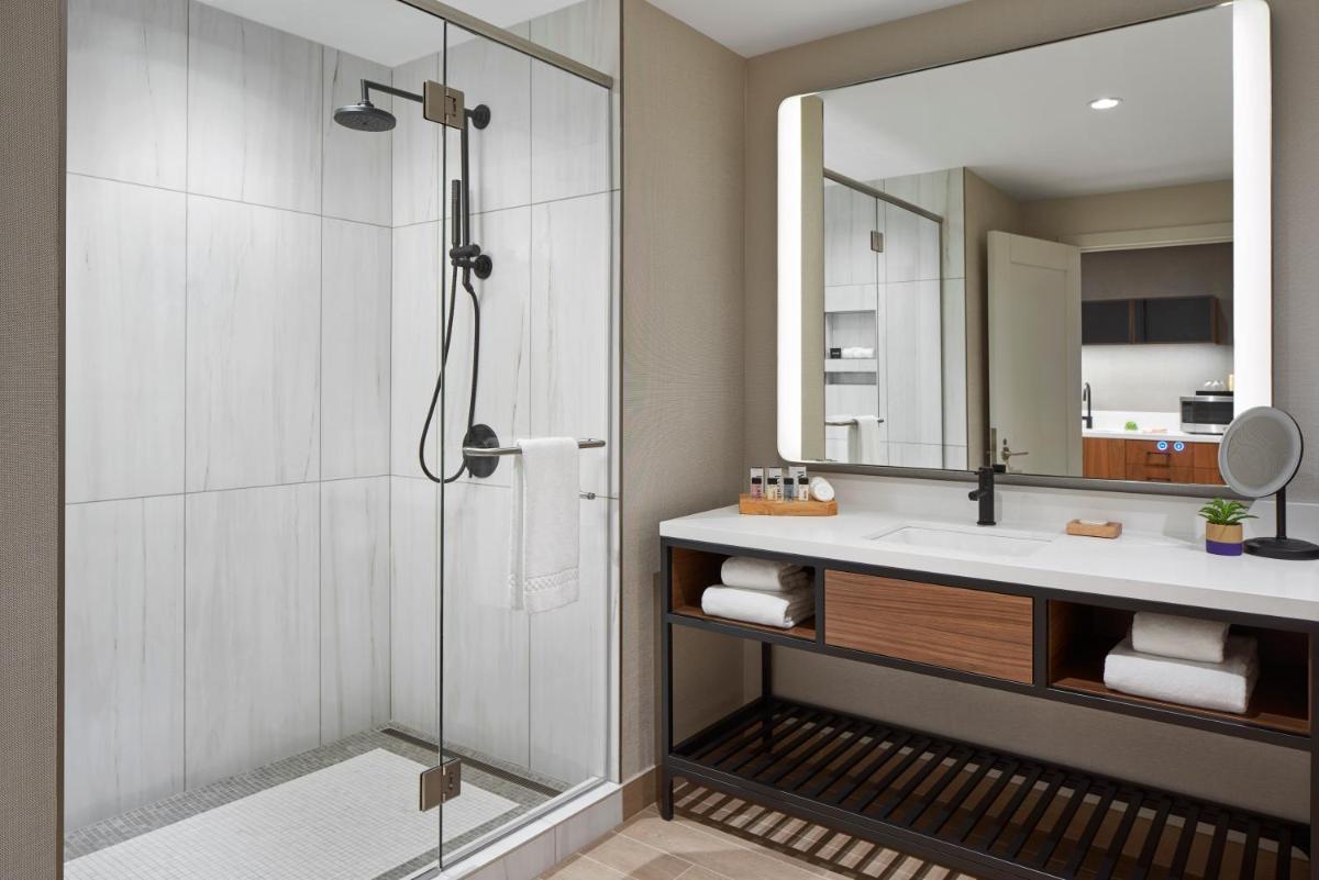 The Watermark Hotel - Housity