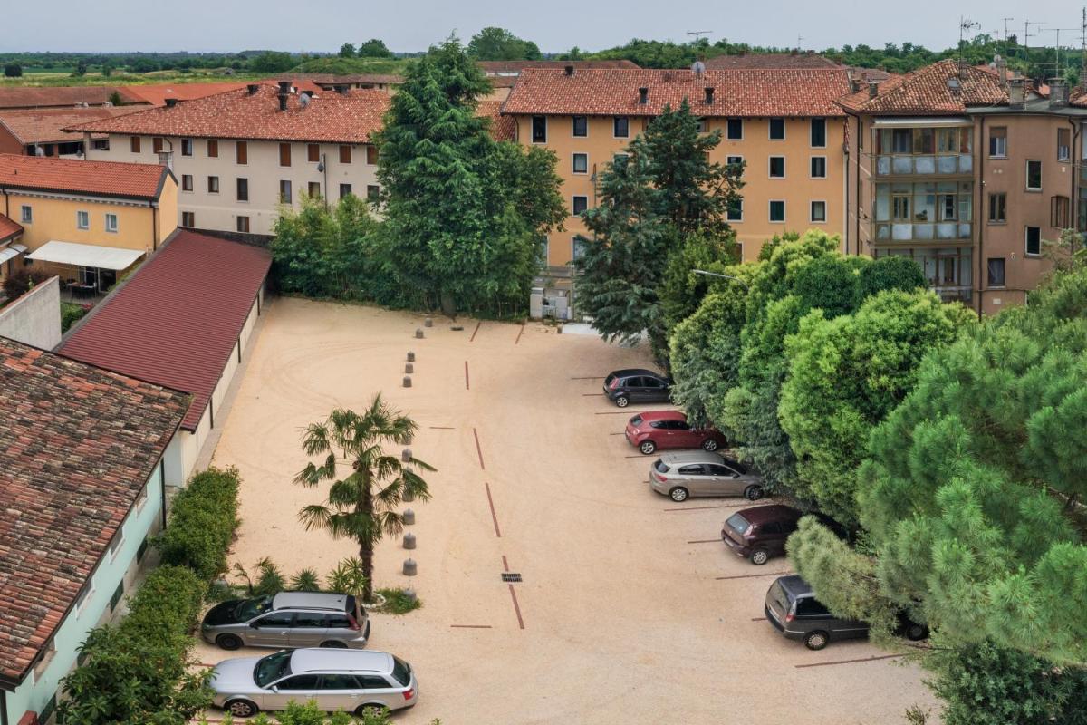 Hotel Roma - Housity