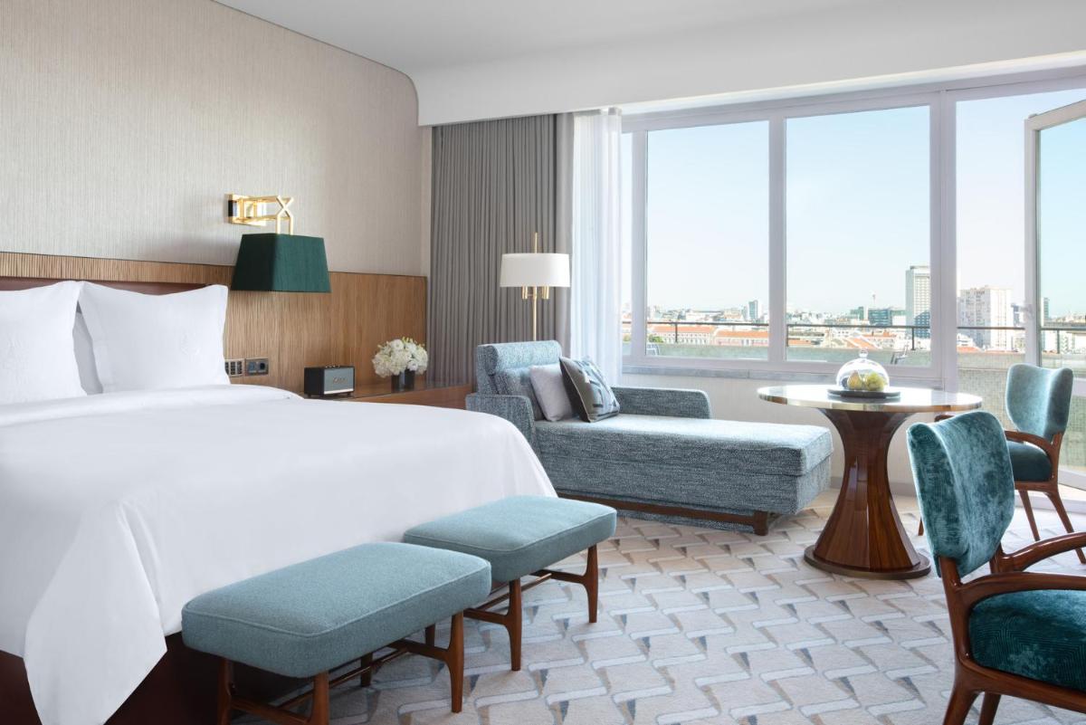 Uma cama ou camas num quarto em Four Seasons Hotel Ritz Lisbon