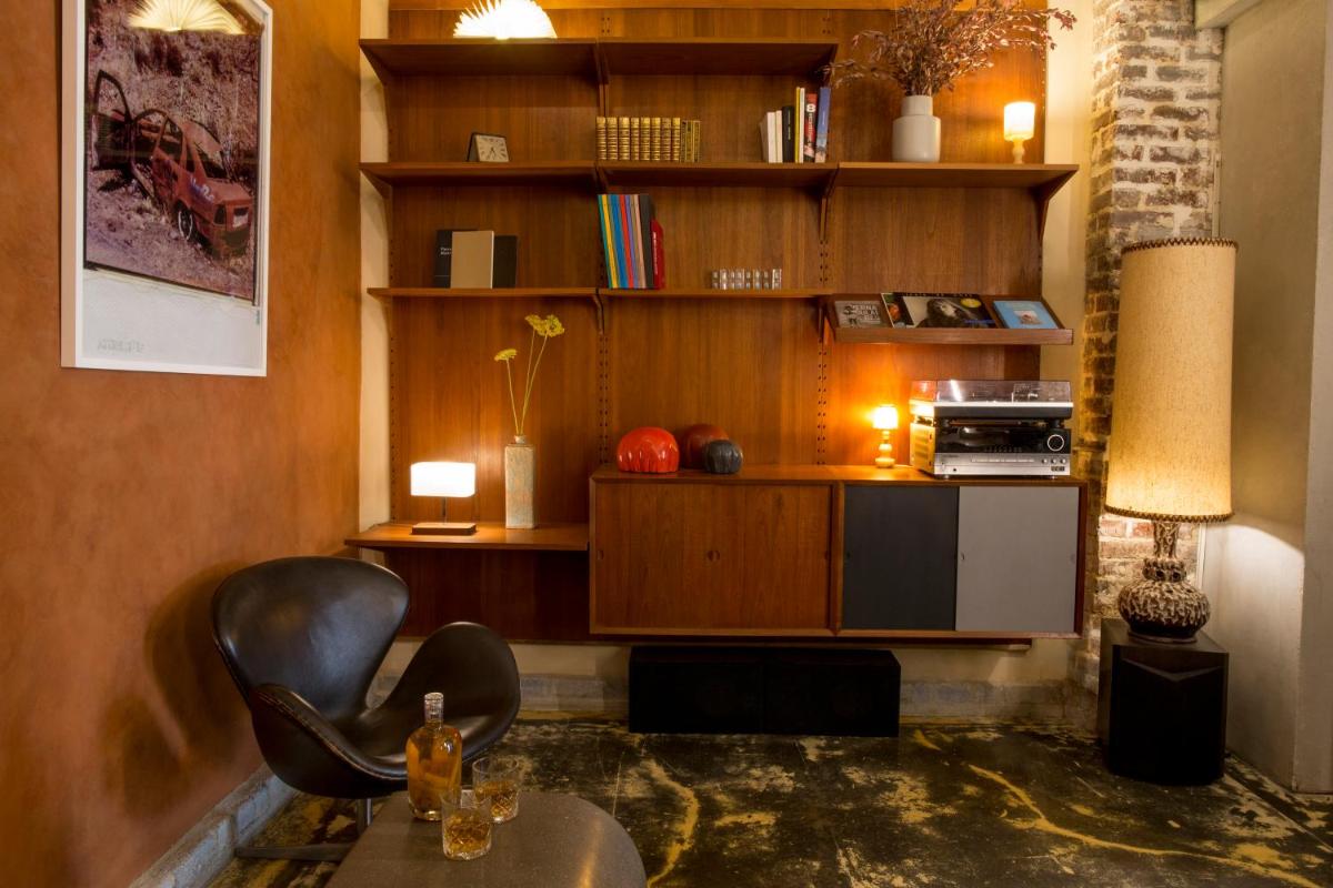 Cuisine ou kitchenette dans l'établissement Hôtel La Nouvelle République & Hammam