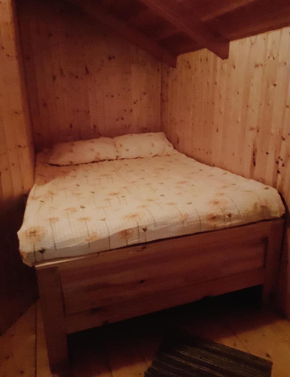 Cabana Roșia - Housity