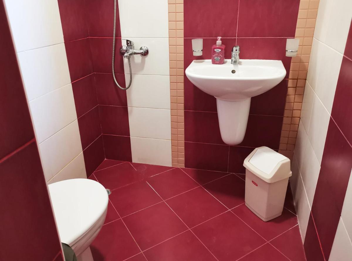 4 Seasons apartments, A2 - Housity