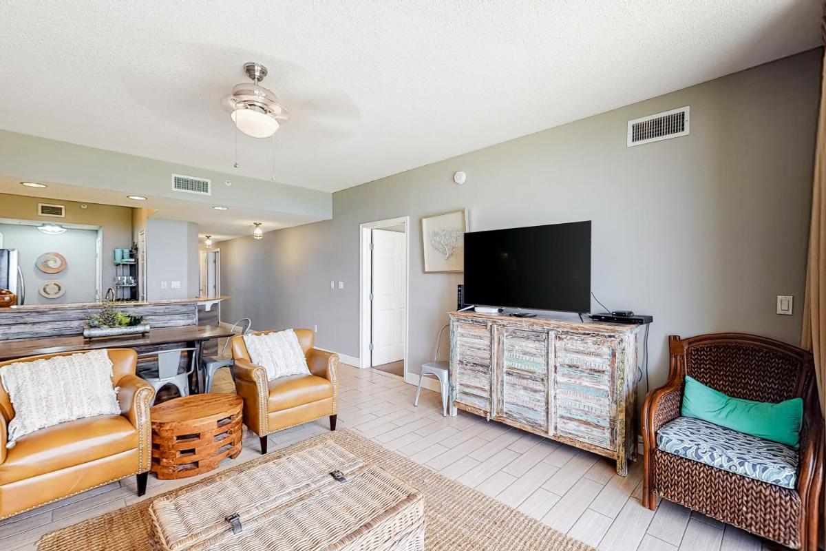 Water's Edge 118 - Housity