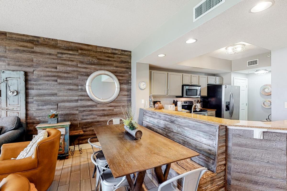 Water's Edge 118 - Housity