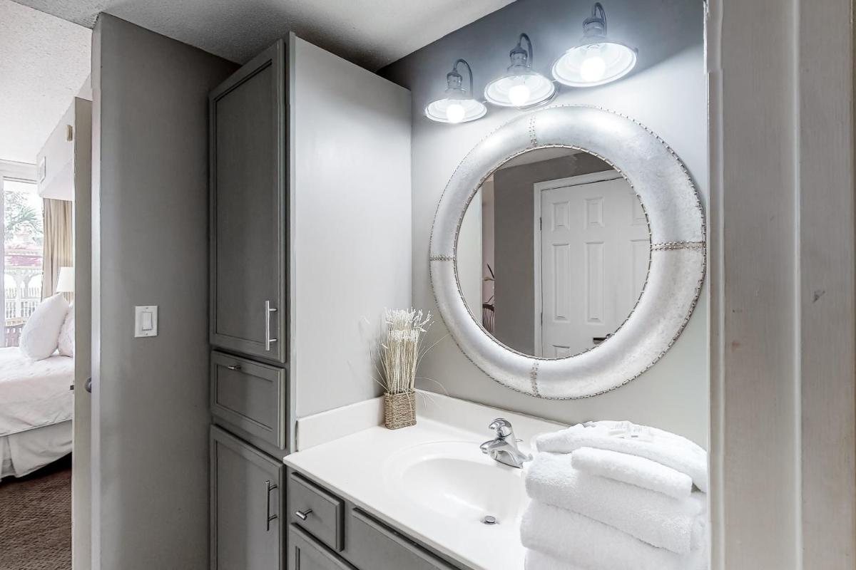 Water's Edge 118 - Housity