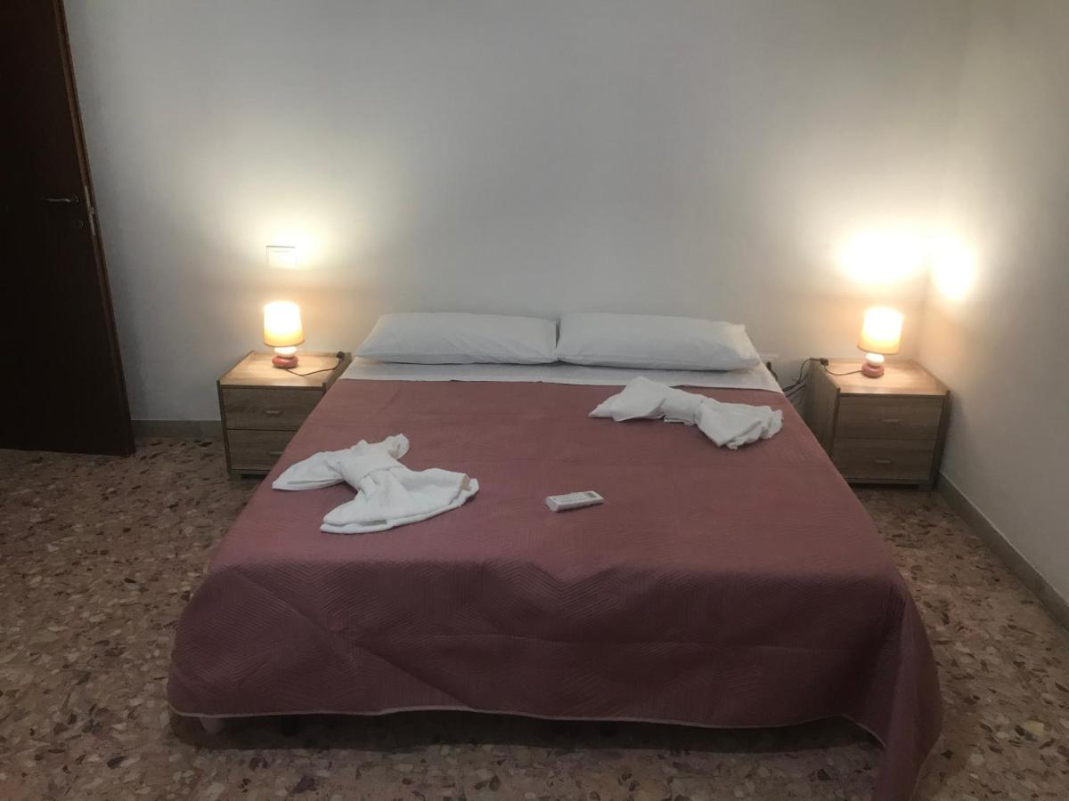 Li Salini - Housity