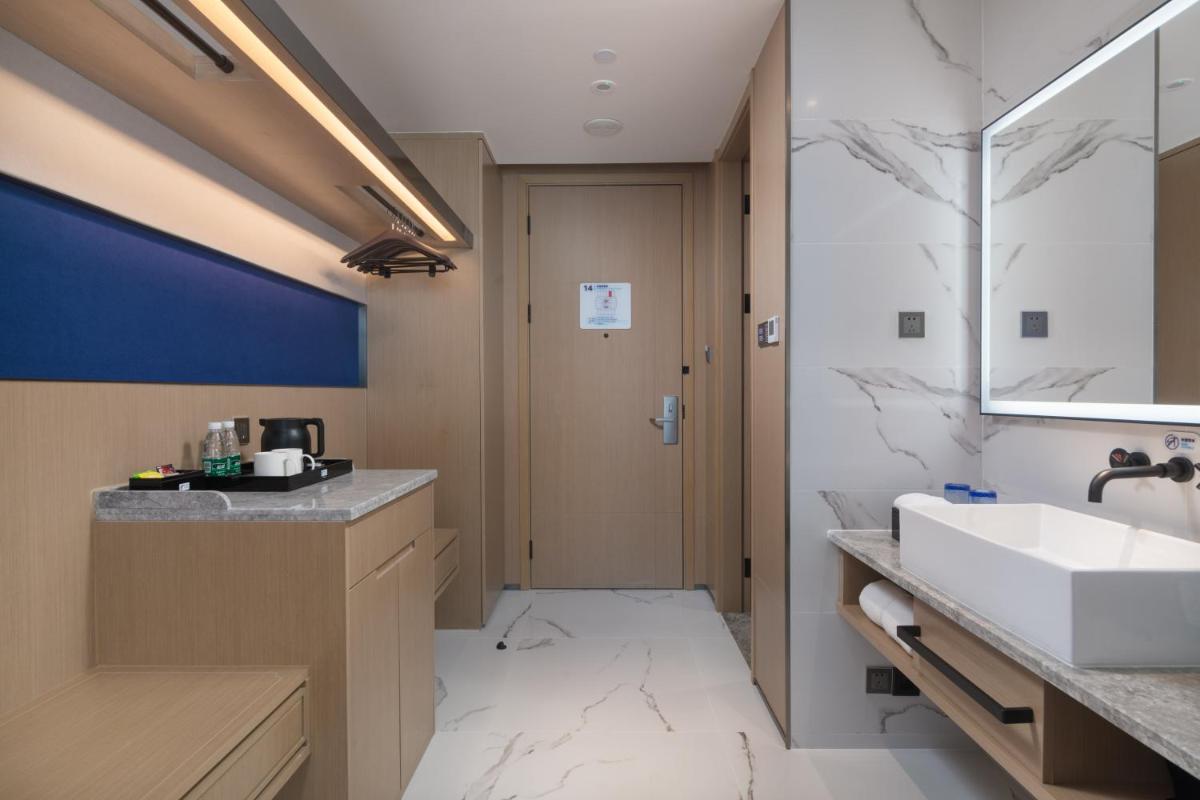 Holiday Inn Express Nanchang West Station, an IHG - Housity
