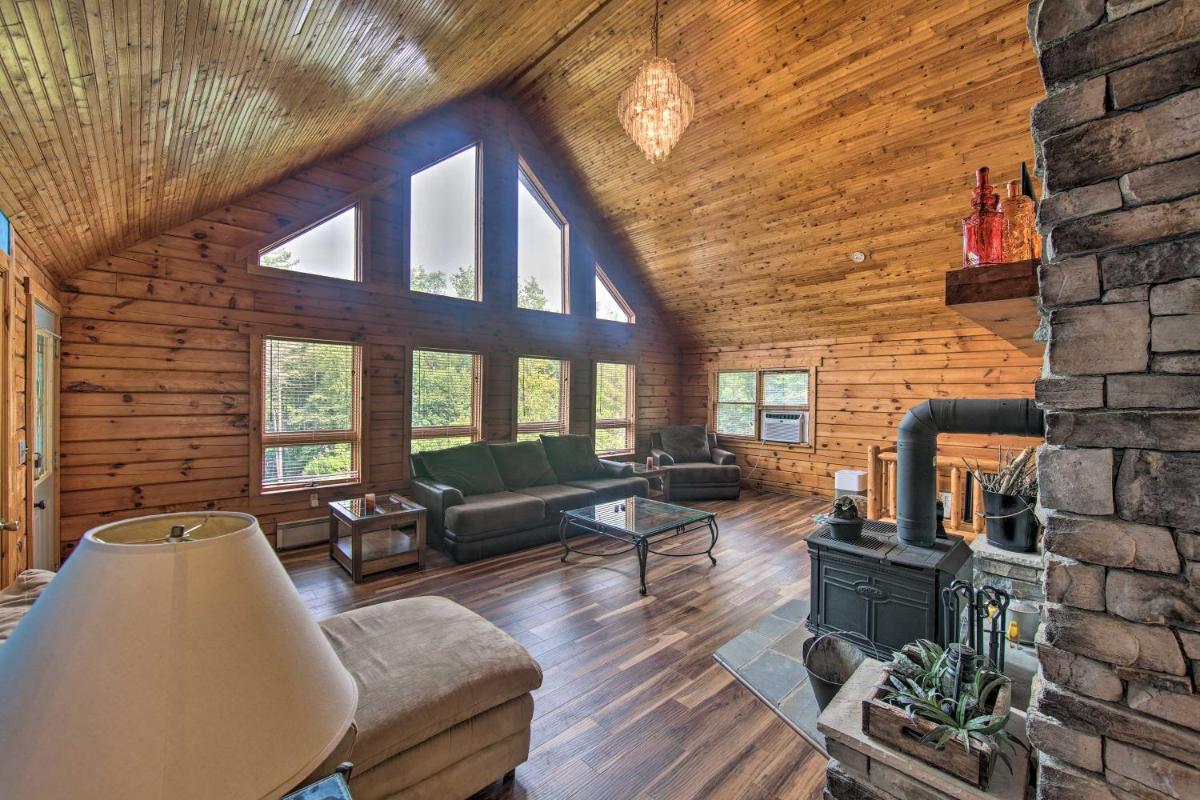 Cozy Family-Friendly Pine Grove Cabin with Fire Pit! - Housity