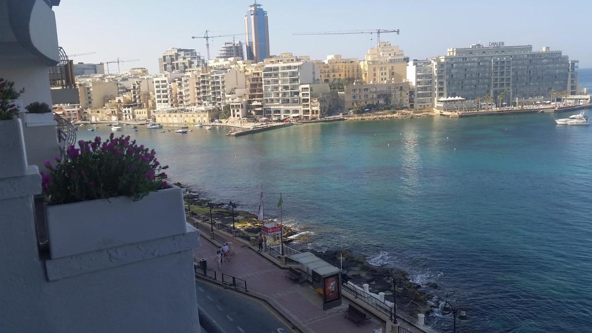 St Julians' Sea Front, Spectacular View, Apartment - Housity