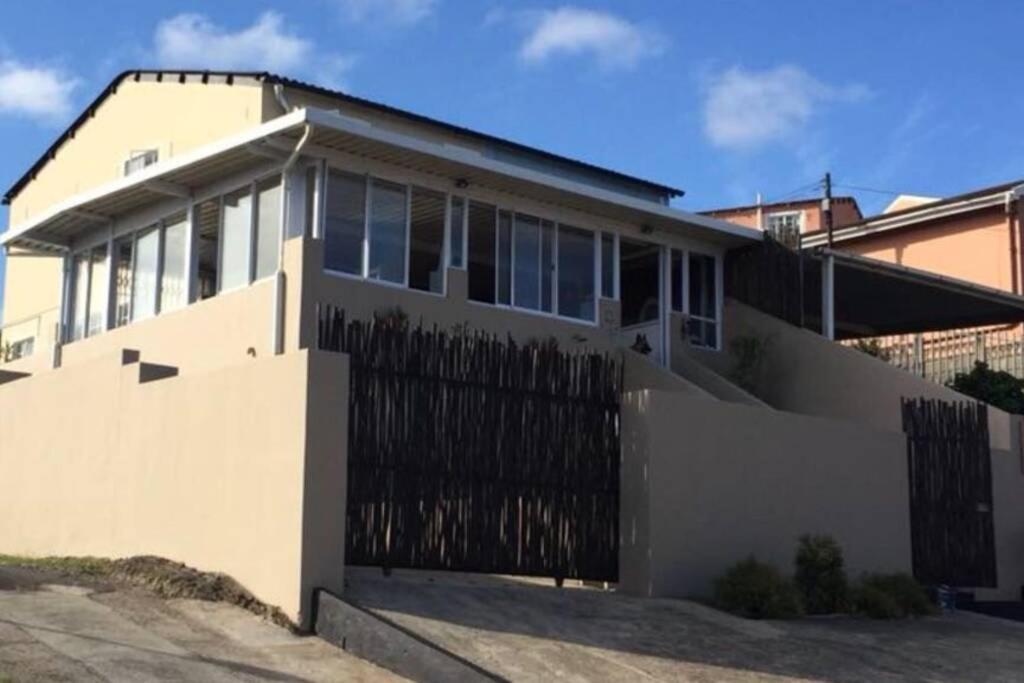 Newlands East, Durban Home, Panoramic•Peaceful• - Housity