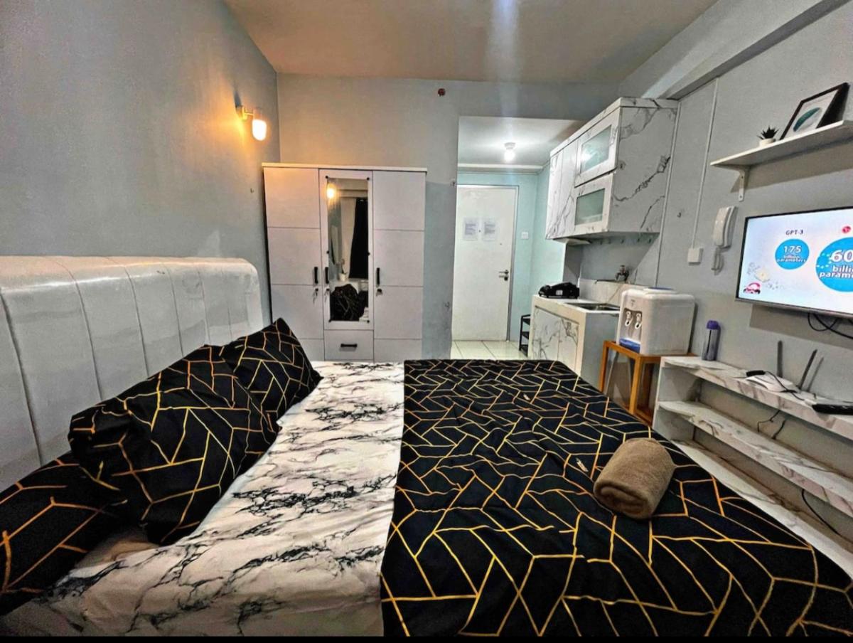 Stylist & Minimalist Studio 1BR Fast WIFI @Green Bay Pluit Apartment - Housity