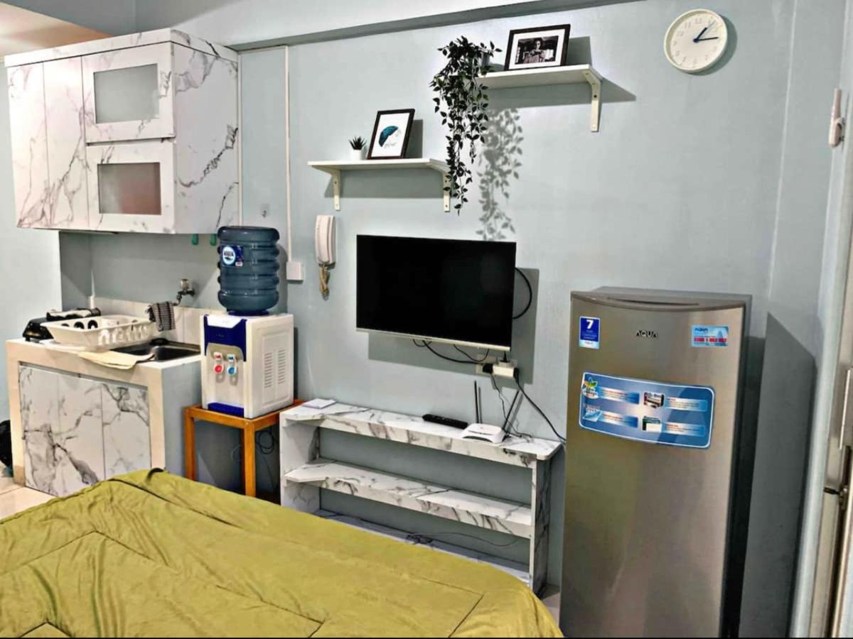 Stylist & Minimalist Studio 1BR Fast WIFI @Green Bay Pluit Apartment - Housity