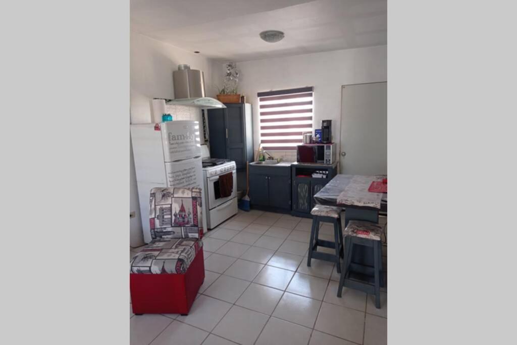 casa para 1 o 2 personas 20 min puente Zaragoza. - Housity