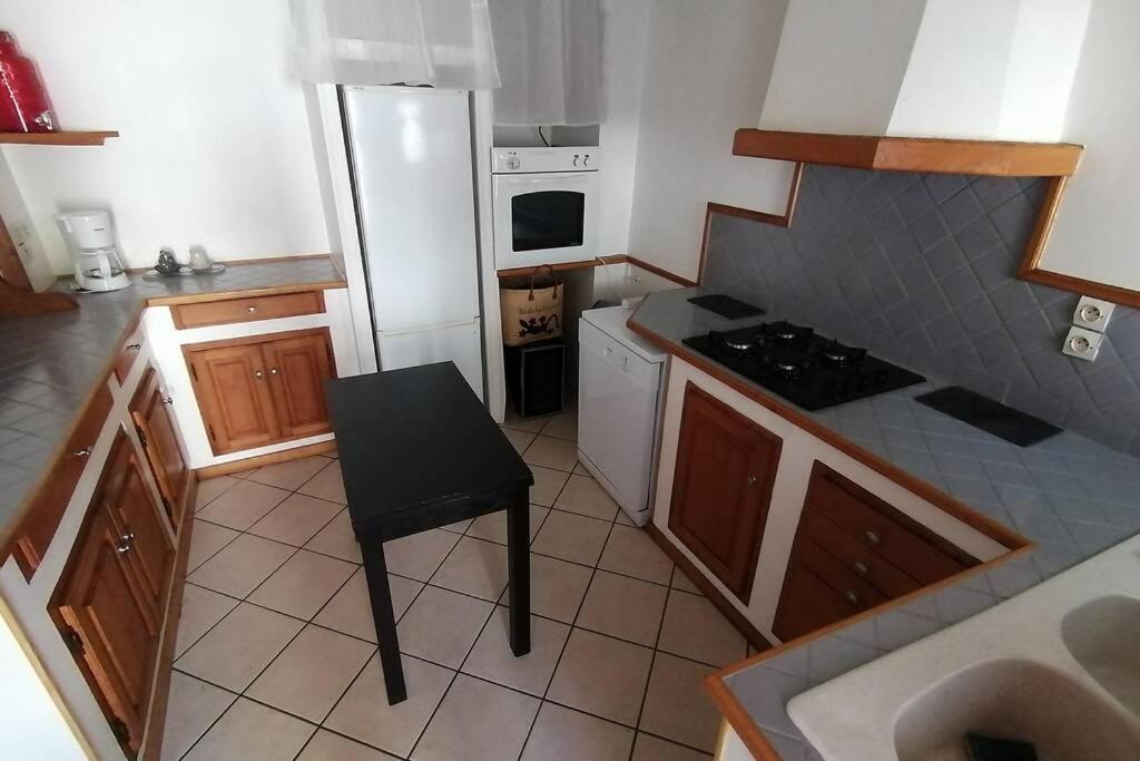 Maison chaleureuse et de détente avec piscine et spa - Housity