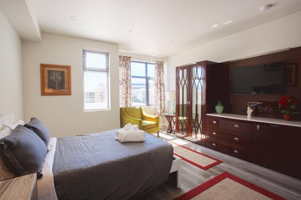 Centrally Located Cozy Studio Apartment in SD - Housity