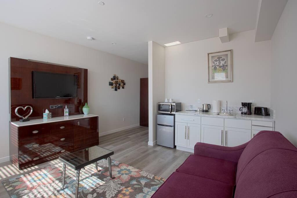 Luxurious Design One Bedroom Apt near Balboa Park - Housity