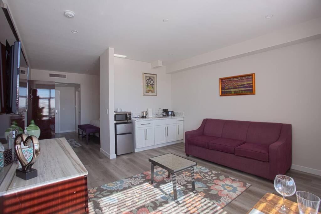 Luxurious Design One Bedroom Apt near Balboa Park - Housity