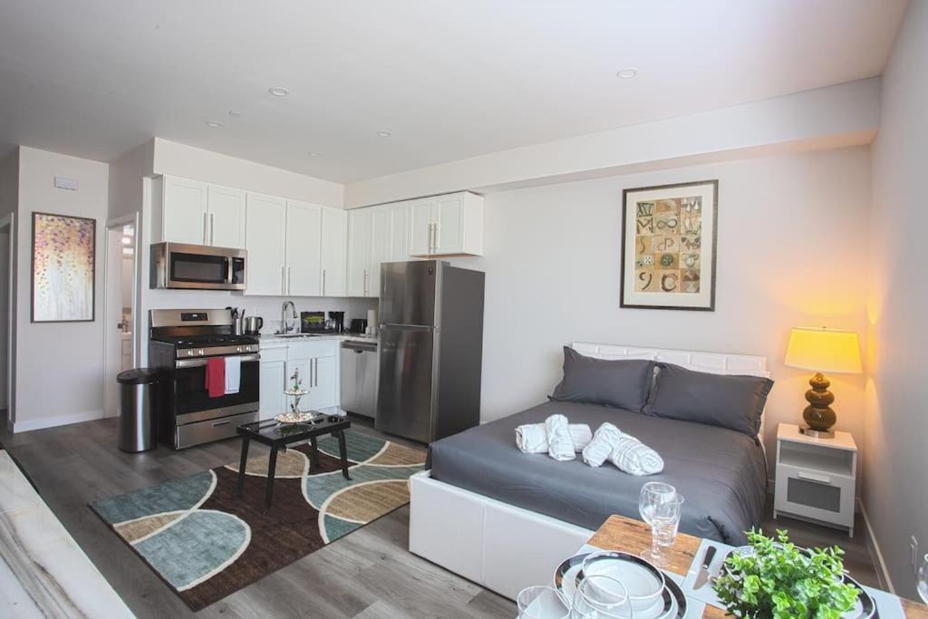Lovely Studio w Full Kitchen in Heart of San Diego - Housity