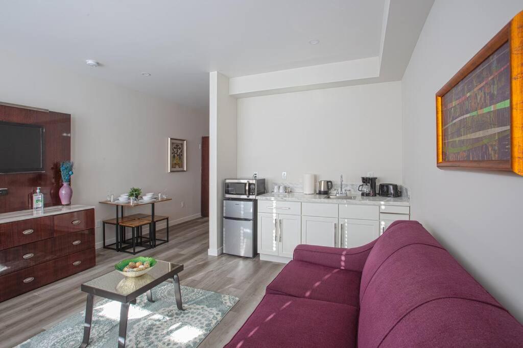 One Bedroom Apartment with SD Downtown View - Housity