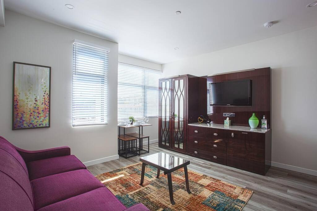 Spacious 1 Bedroom Apartment in Balboa Park - Housity