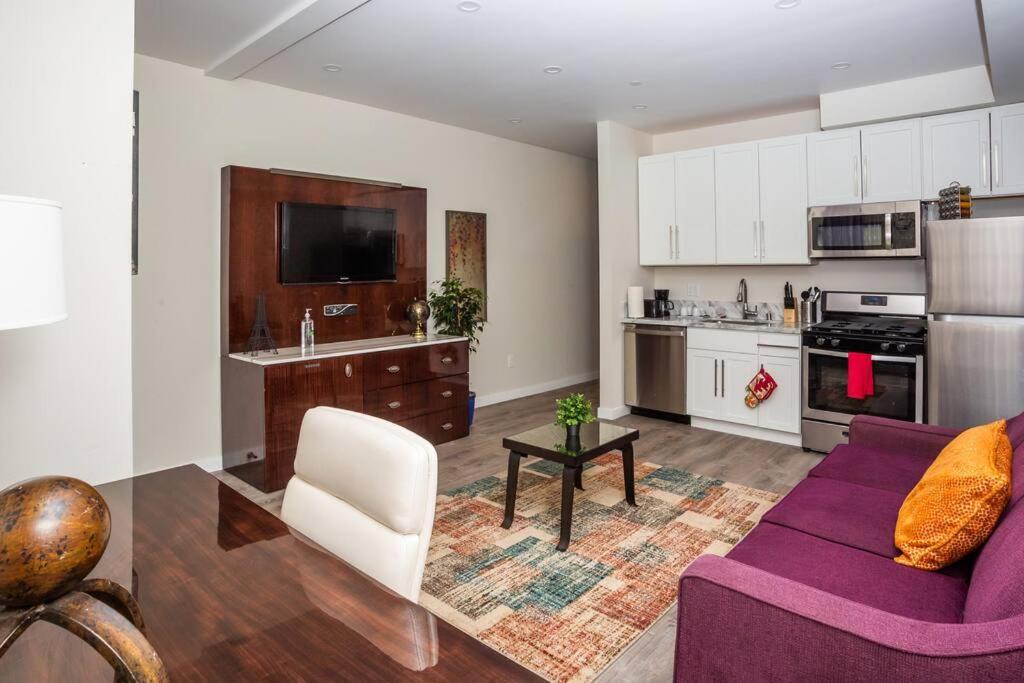 1 Bedroom Apartment with Luxurious Design in SD - Housity