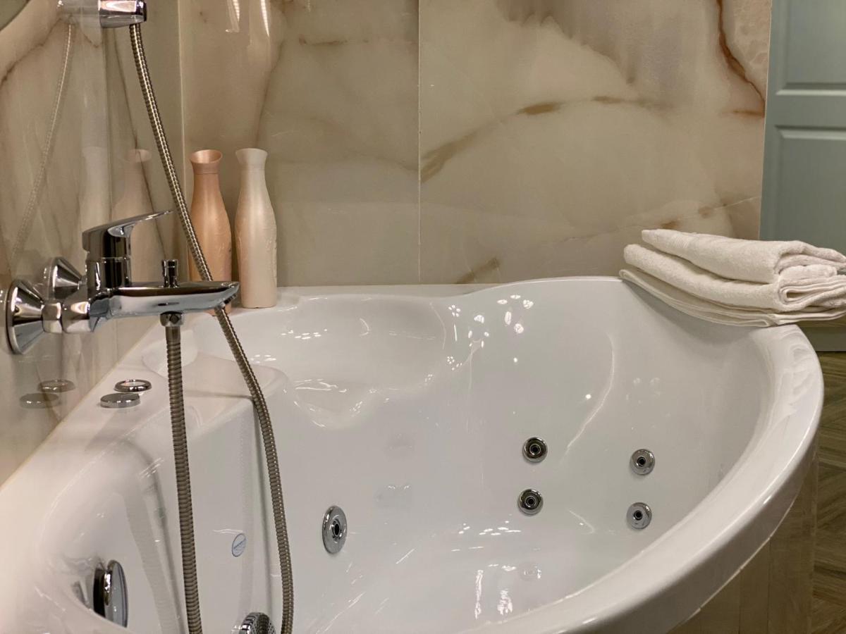 Family & Business Sauna Apartments Sienkiewicza Wesoła No3 - No4 Centrum Downtown - 1-2 Bedroom with Private Sauna, Parking - Housity