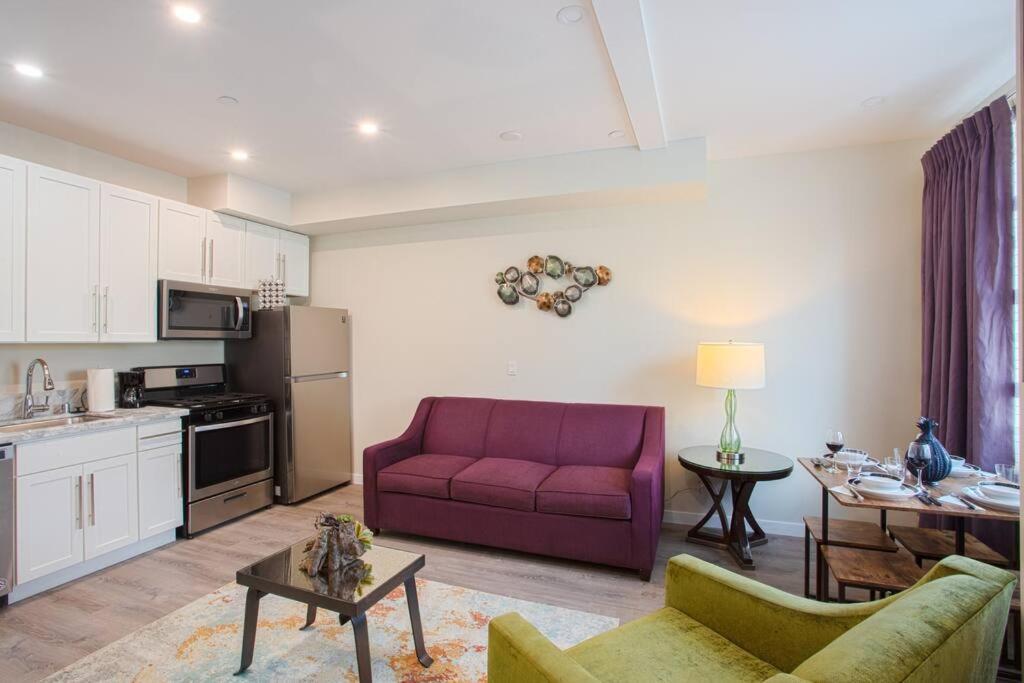 Luxurious One Bedroom Suite with Balboa Park View - Housity