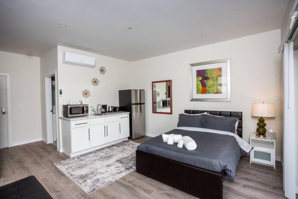 Studio with Beautiful View next to Downtown - Housity