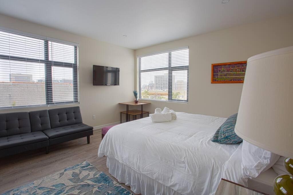 Modern, Luxurious and Prime location All in One - Housity