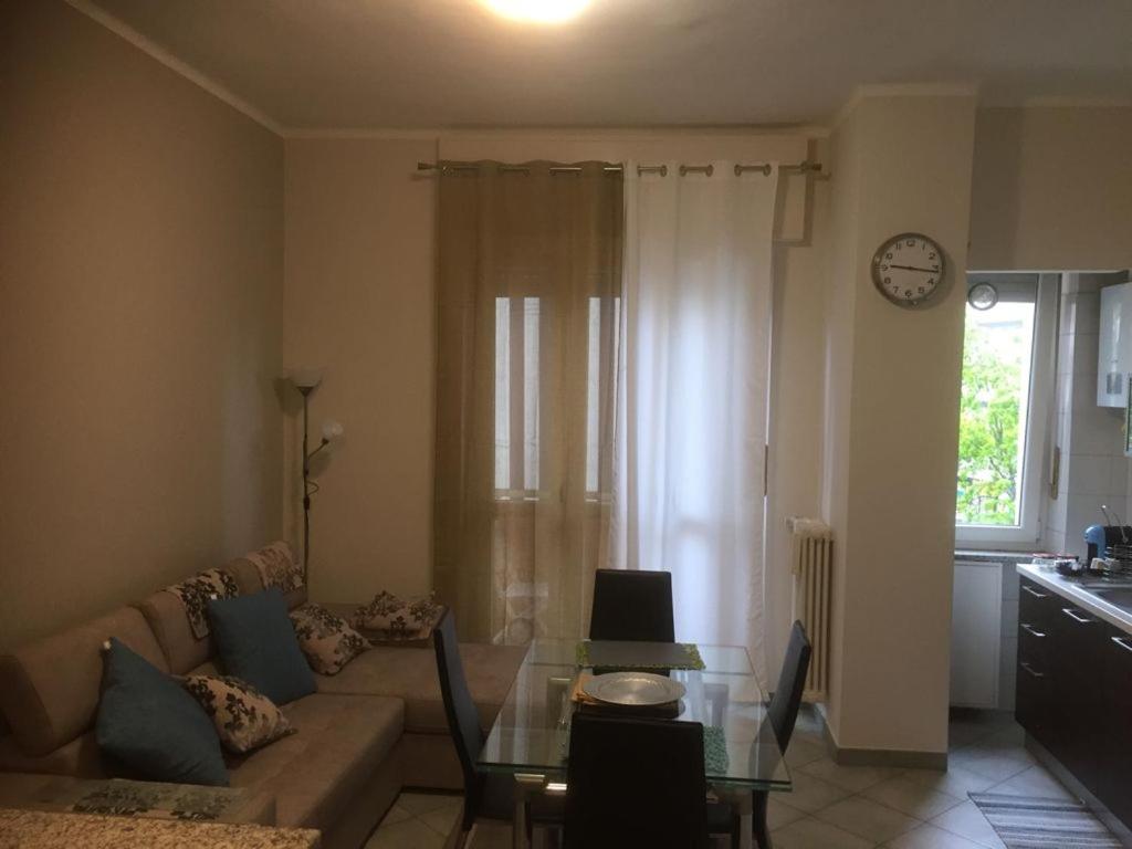 APPARTAMENTO SANTA RITA CORSO COSENZA 1 minuto INALPI ARENA concerti ex Palaalpitour 8 min dal centro 7 Min Ospedale Molinette 6 min Politecnico parcheggio libero gratuito - Housity