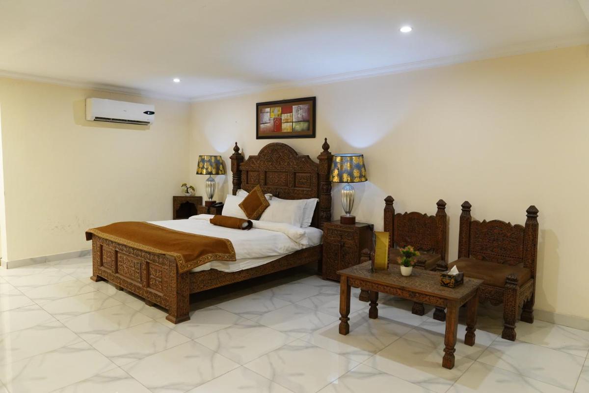 Grand Millennium Hotel - Housity