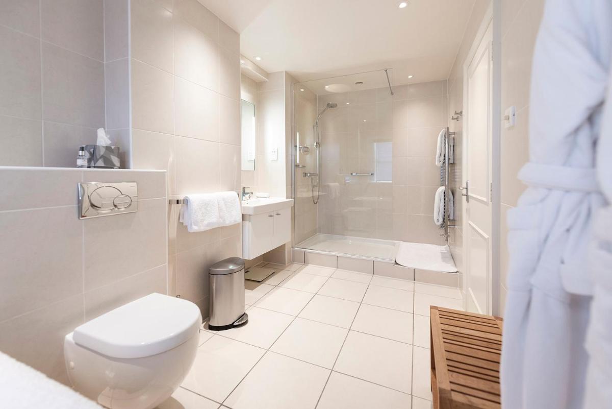 Oberon River View Apartment - Housity