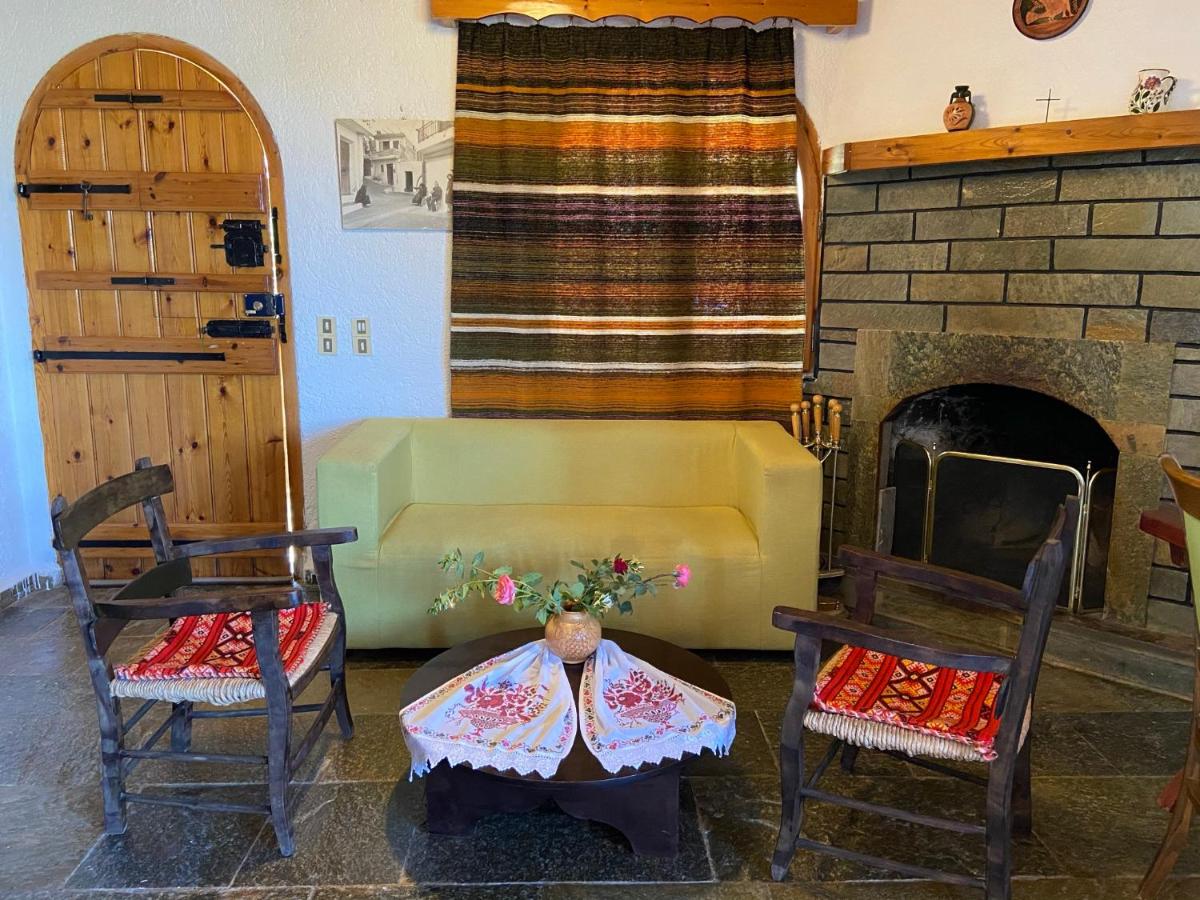 Villa Kamari-Cretan style apartment - Housity