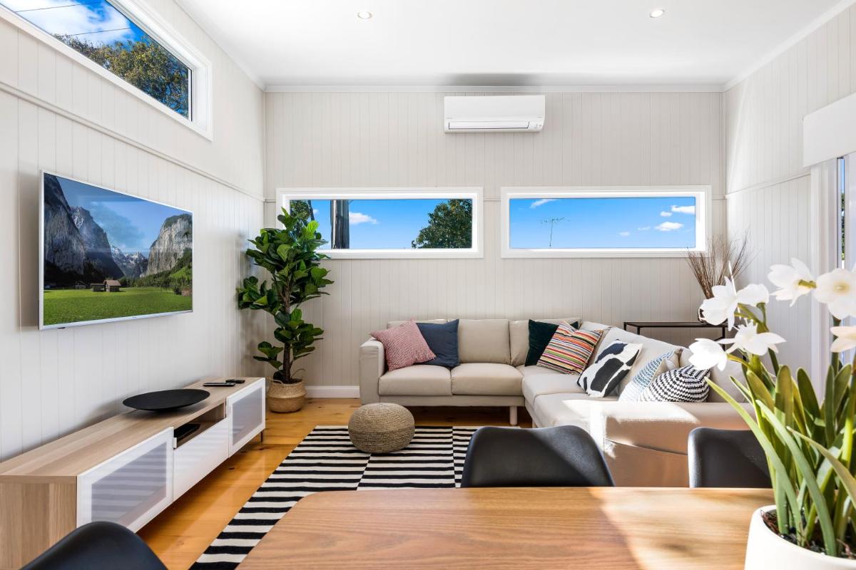 Bluestone Cottages - The Shop - Housity