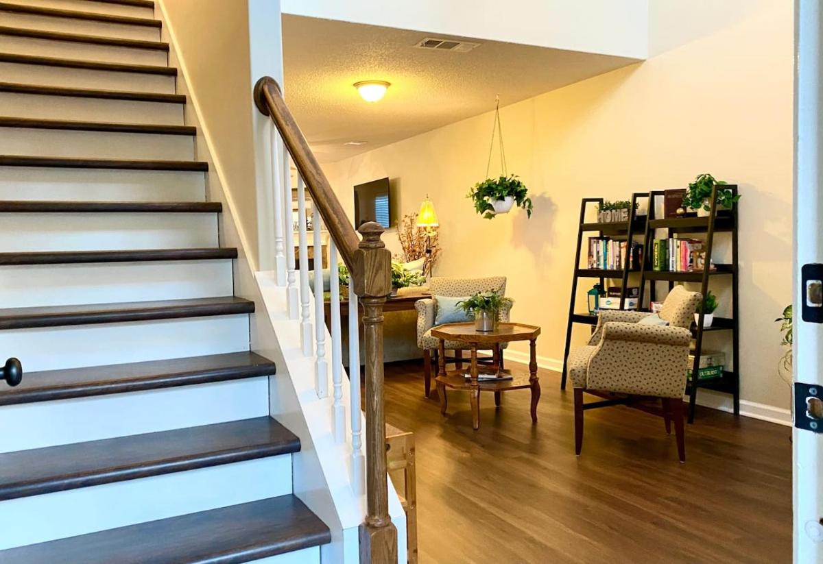 Spacious & comfy home in ultra-convenient location - Housity