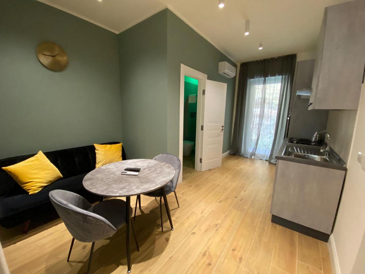 Krysos Luxury Rooms - Housity