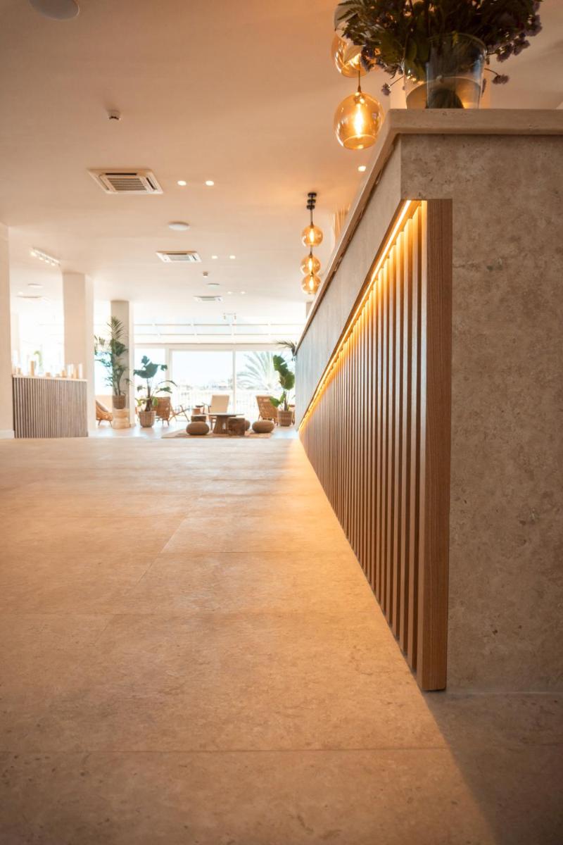 Imagen de la galería de Portomar Apartments - 4-Star Superior Hotel, en Portocolom