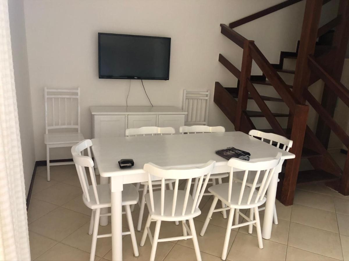 Guarajuba - BA - Confortável casa com 3 quartos, 2 suites - Housity