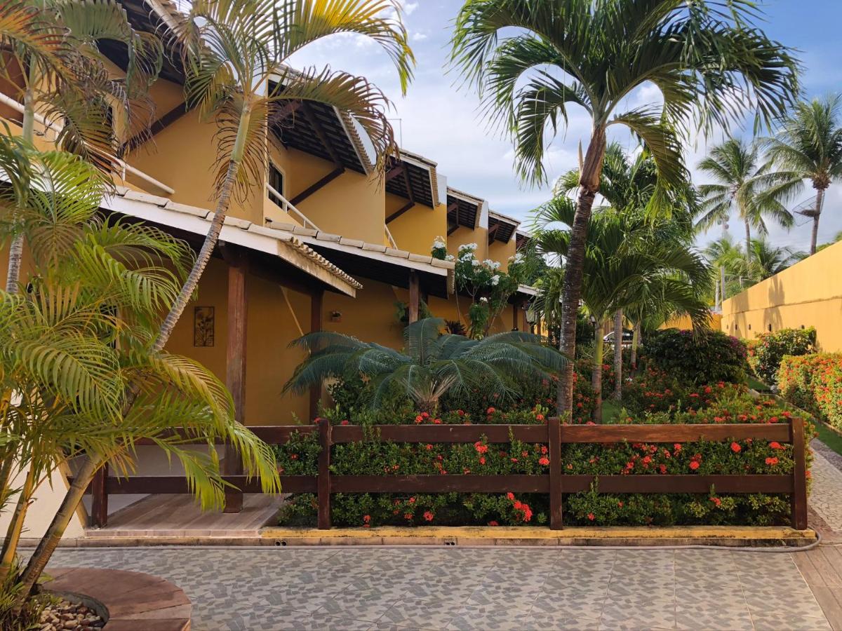 Guarajuba - BA - Confortável casa com 3 quartos, 2 suites - Housity