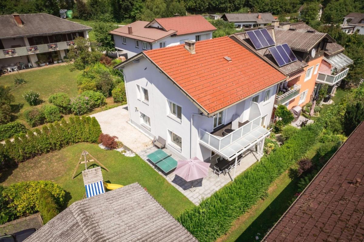 Schönes Ferienhaus mit Garten - Housity
