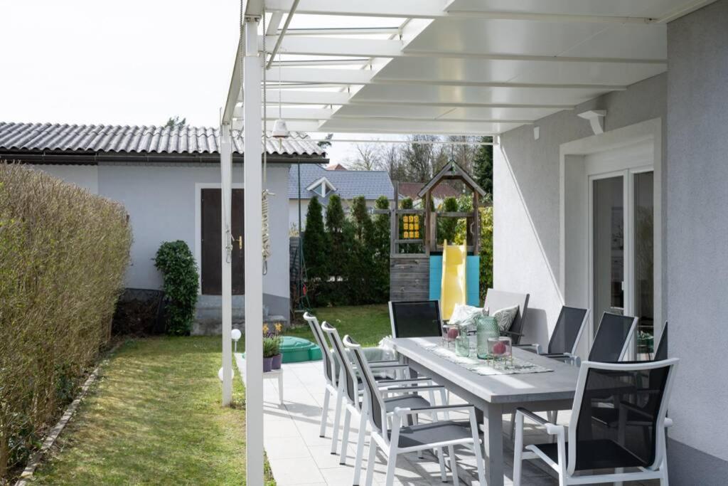 Schönes Ferienhaus mit Garten - Housity