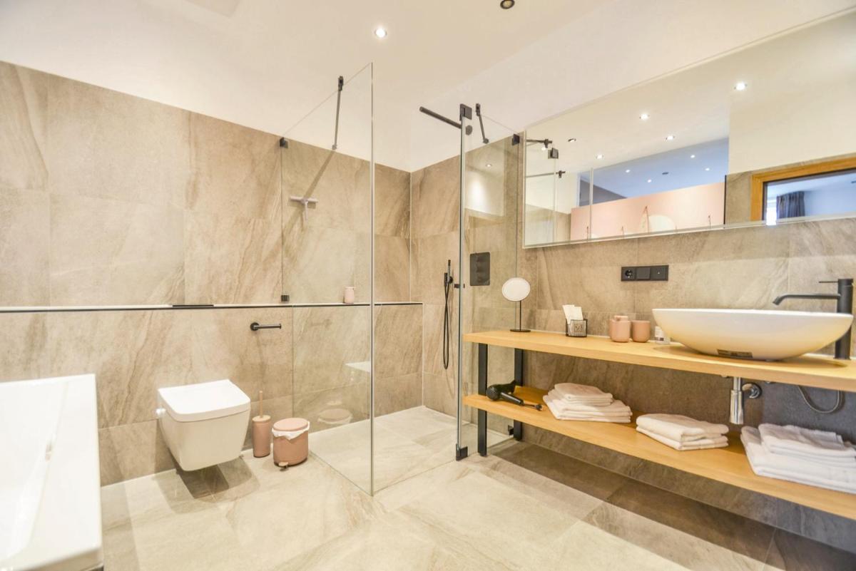 Luxury Apartments 