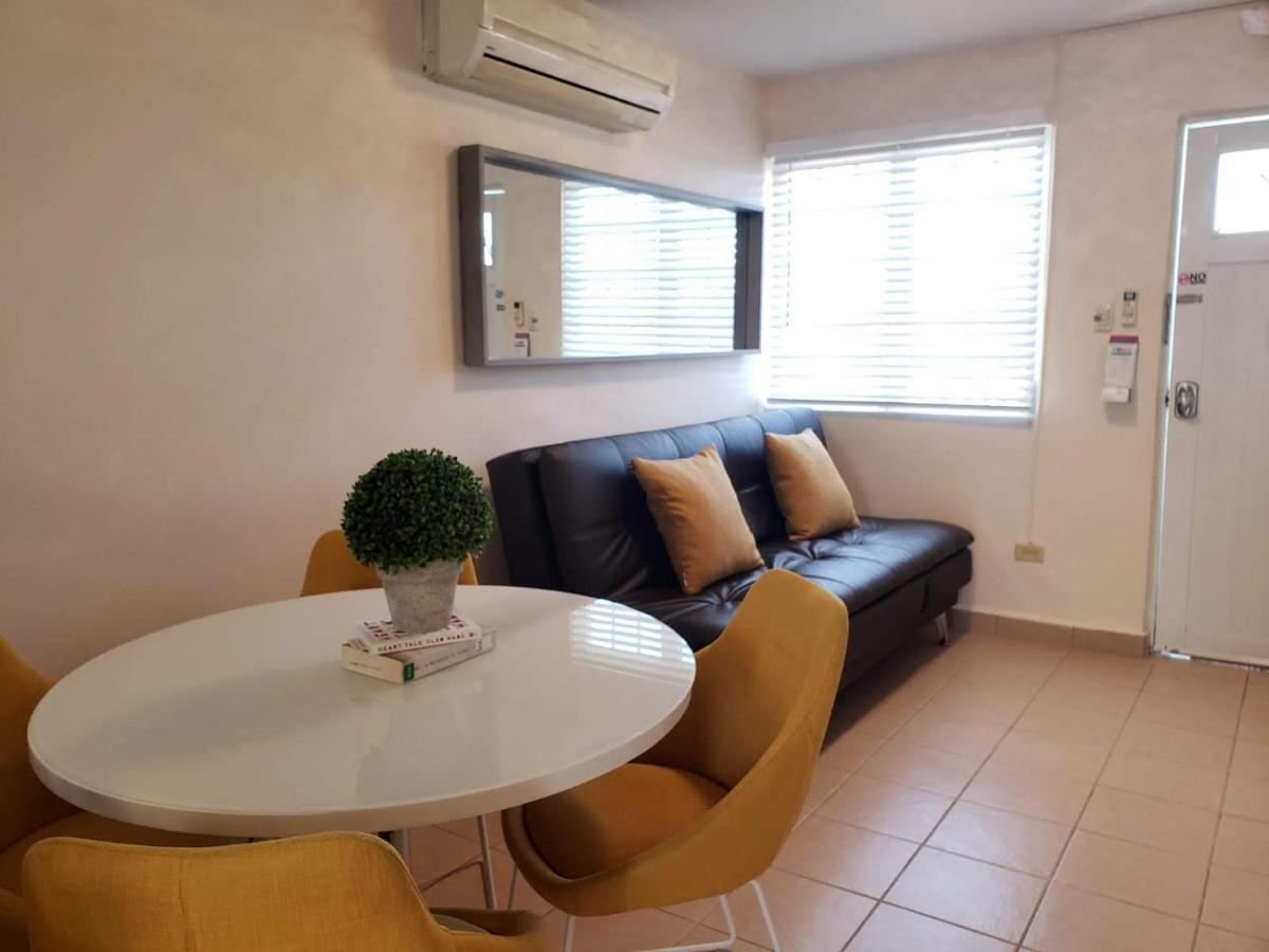 Private Jacuzzi Oasis with Mountain Views and FREE Parking - Housity