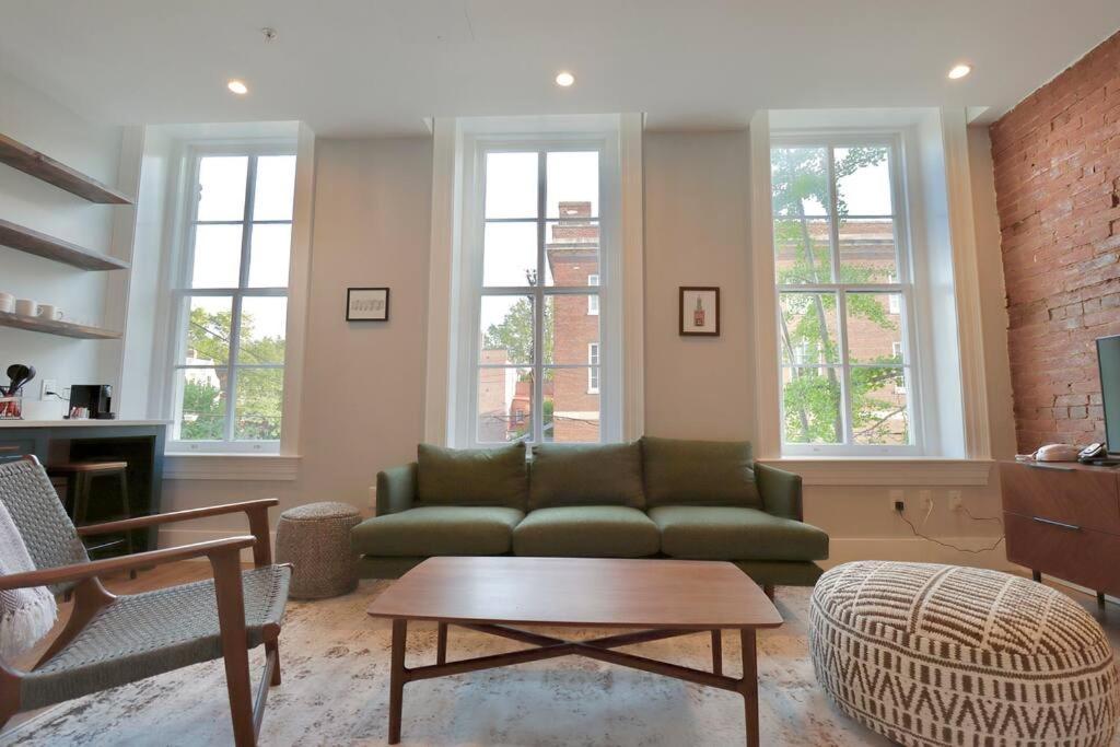 The Royal Suite at Prince Street Inn - Housity