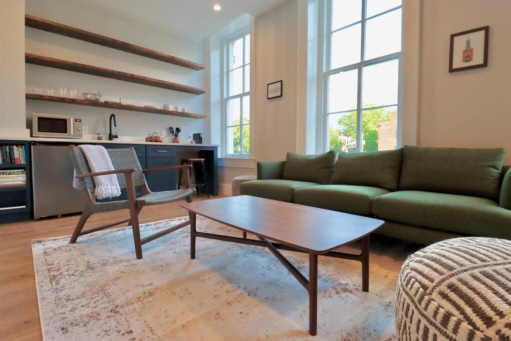 The Royal Suite at Prince Street Inn - Housity