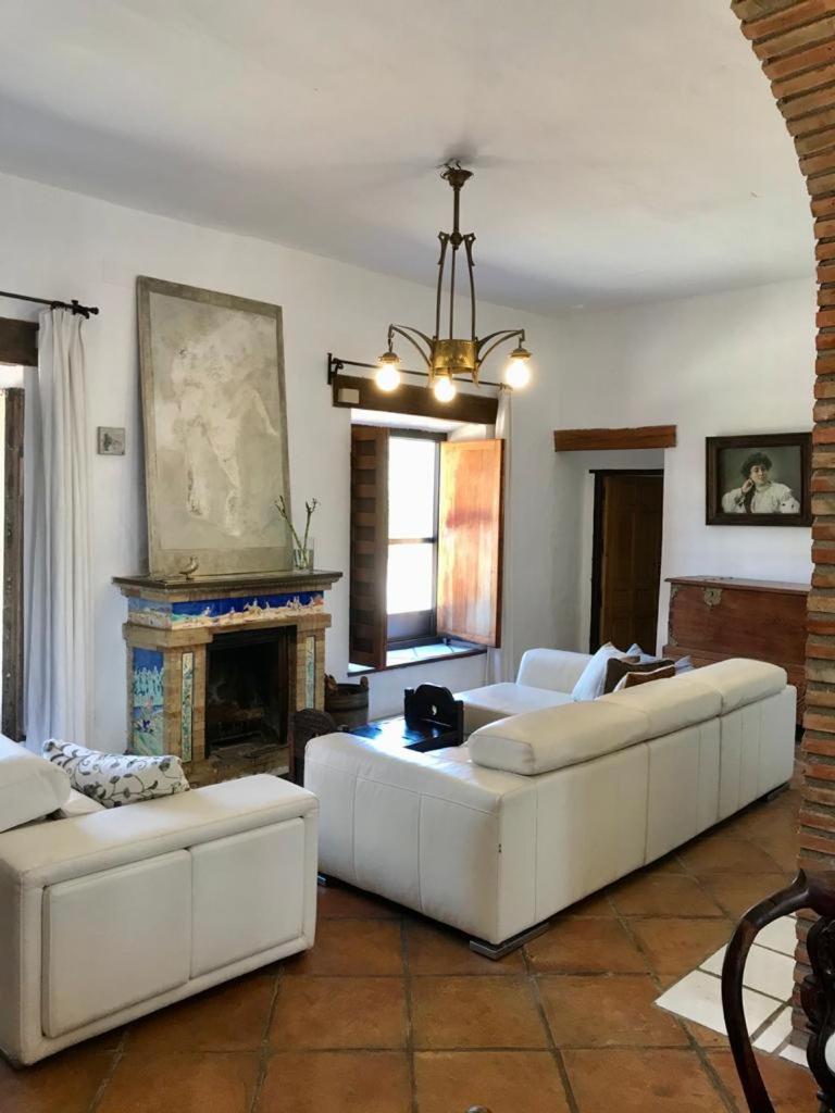 A 30 min del Puy de Fou y Toledo con piscina, bbcoa, AC, free Wifi, jardín, terraza con magníficas vistas - Housity